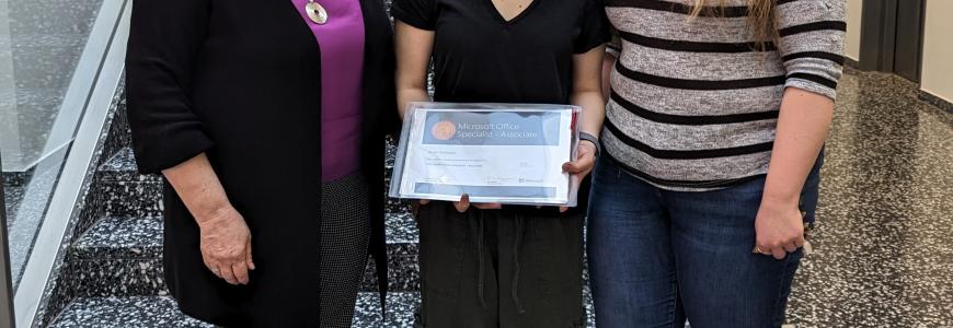 Direktorin OStR Mag. Gerlinde Tatzber, Anne Hofmaier, Manuela Schmidt MSc.